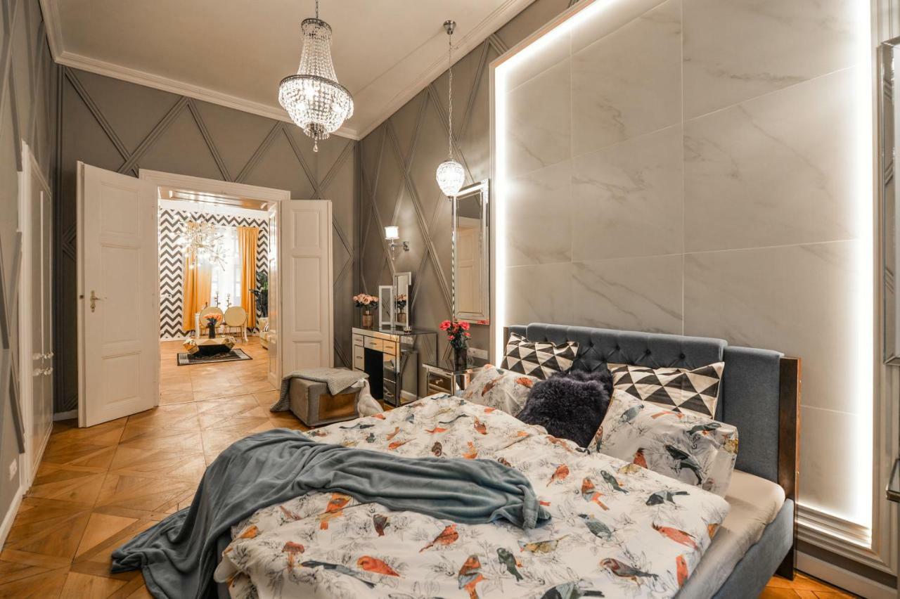 Dali Wenceslas Square Apartment Πράγα Εξωτερικό φωτογραφία