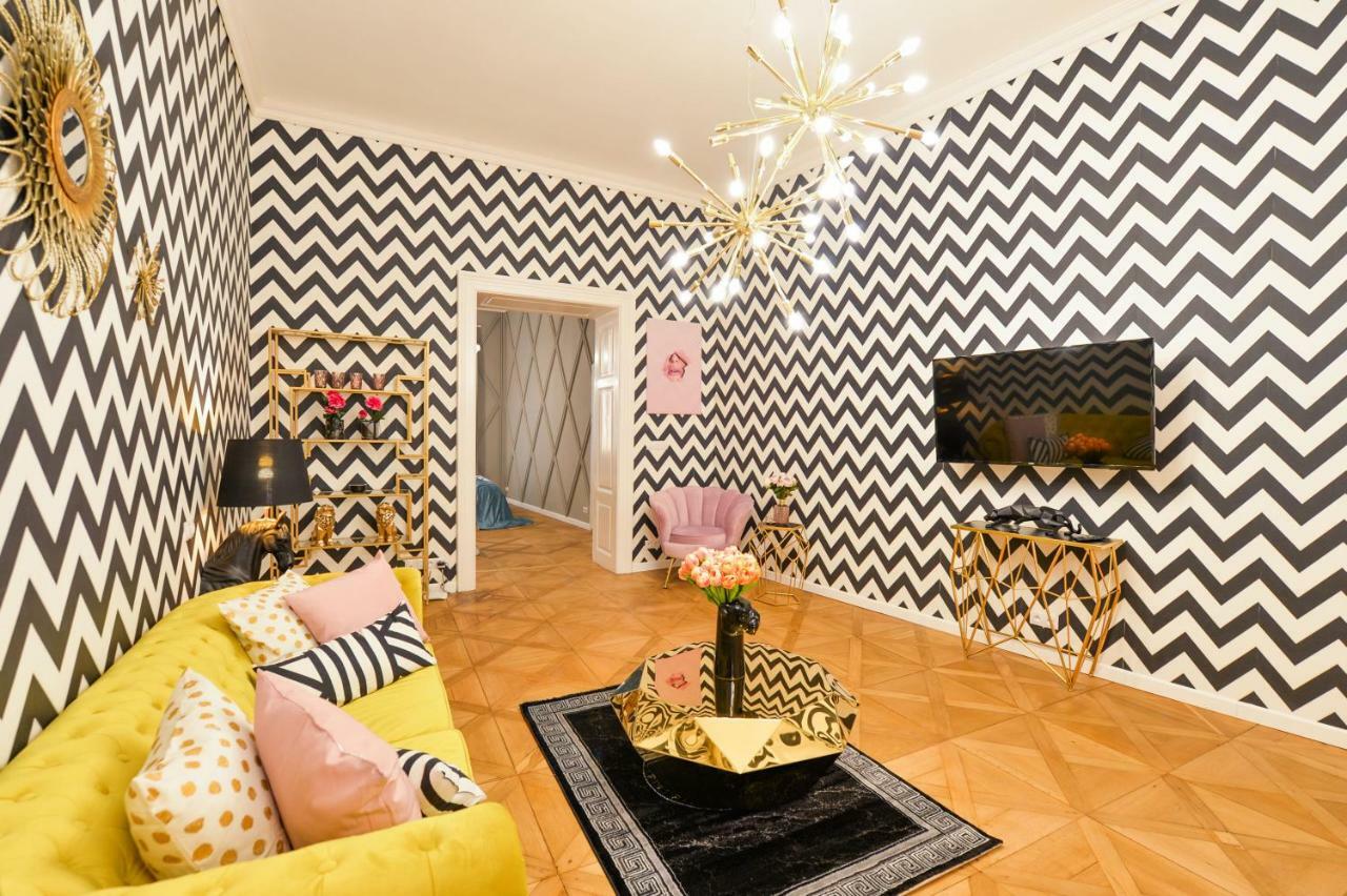 Dali Wenceslas Square Apartment Πράγα Εξωτερικό φωτογραφία