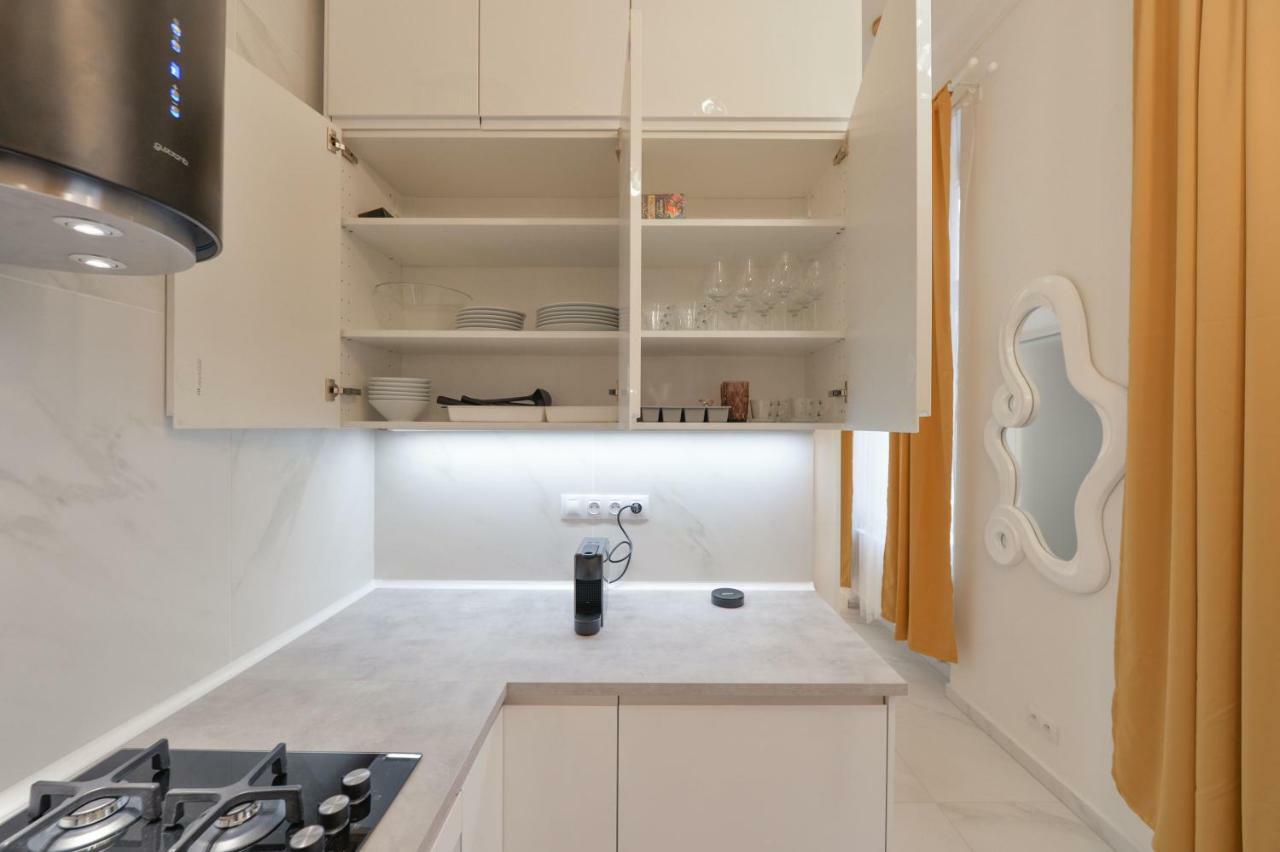 Dali Wenceslas Square Apartment Πράγα Εξωτερικό φωτογραφία