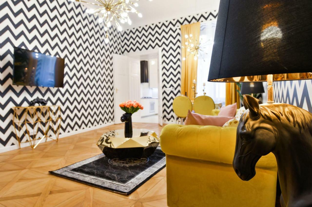 Dali Wenceslas Square Apartment Πράγα Εξωτερικό φωτογραφία