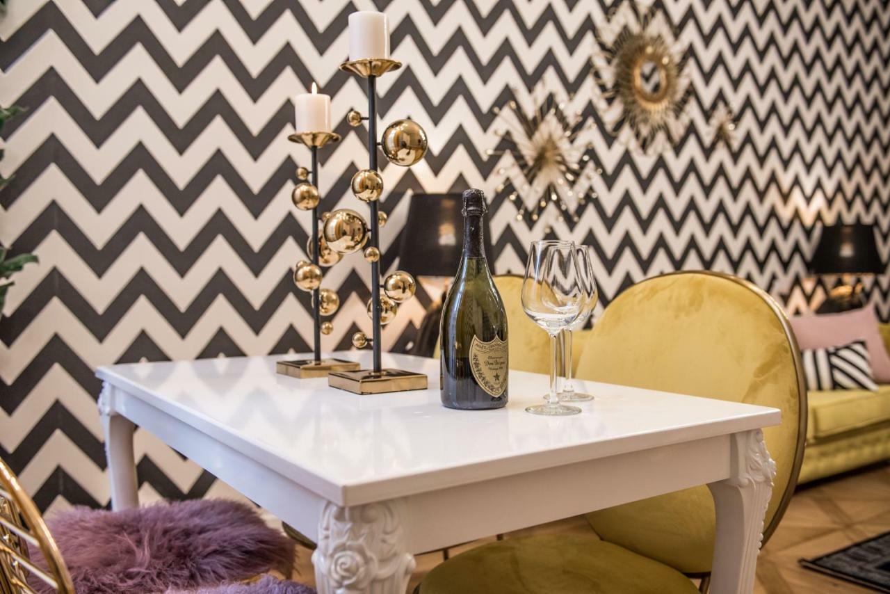 Dali Wenceslas Square Apartment Πράγα Εξωτερικό φωτογραφία