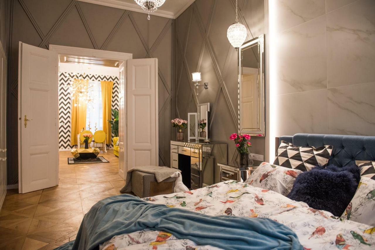 Dali Wenceslas Square Apartment Πράγα Εξωτερικό φωτογραφία
